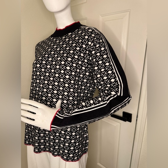 Madison Black and White Geometric Sweater Size Large.  #216 - Picture 4 of 14